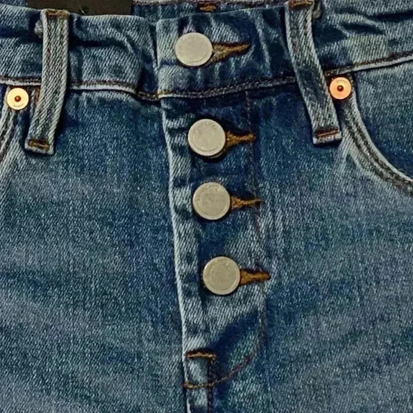 BLANKNYC The Barrow Vintage High Rise Denim Short Women’s 26 Blue Distressed NWT - Picture 4 of 8